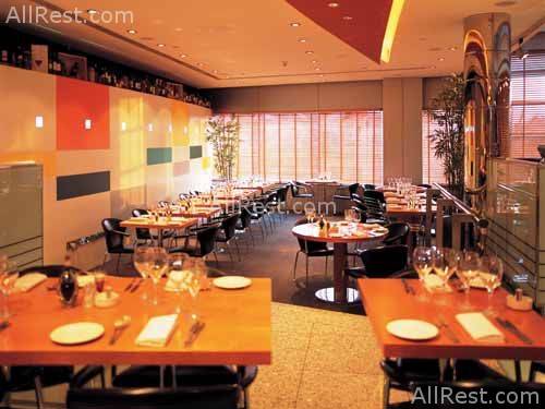 Hilton Dubai Creek 18